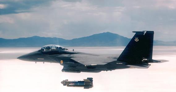 http://www.ausairpower.net/F-15E-AGM-130.jpg