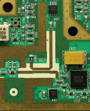 https://upload.wikimedia.org/wikipedia/commons/thumb/f/f6/Microstrip_Directional_Coupler.jpg/800px-Microstrip_Directional_Coupler.jpg